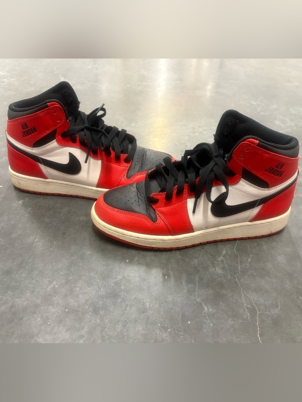 Nike Air Jordan 1 Retro High OG “Track Red” GS 705300-800 Size 7Y / Women’s 8.5